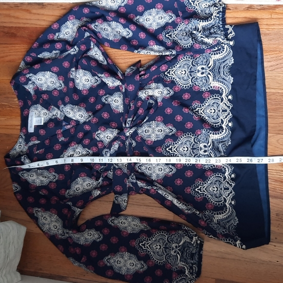 Motherhood Maternity Tunic top medallion print small - Picture 3 of 3